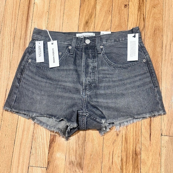Aritzia Denim Forum 90s Vintage Cut-off Denim Short - Picture 6 of 11